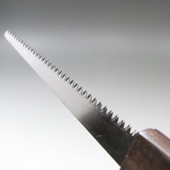 Sierra pequeña para bonsái - KANESHIN - Peso 200 g - N.º 84B